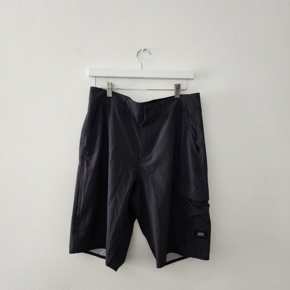 Vans | Black "Amphibian" Cargo Shorts Relaxed Fit